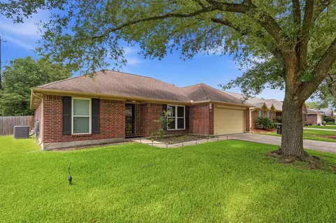 5034 Glenview Dr, La Porte, TX 77571