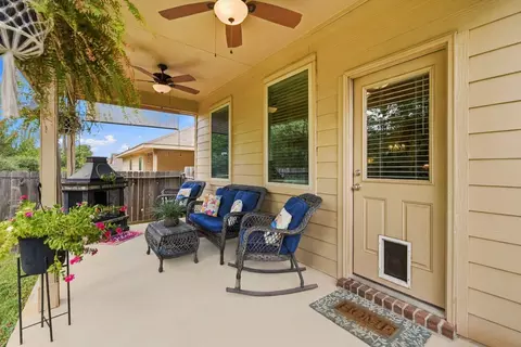 Exterior - 11371 Dawn Beach Ln, Conroe, TX 77304 photo 4 of 7
