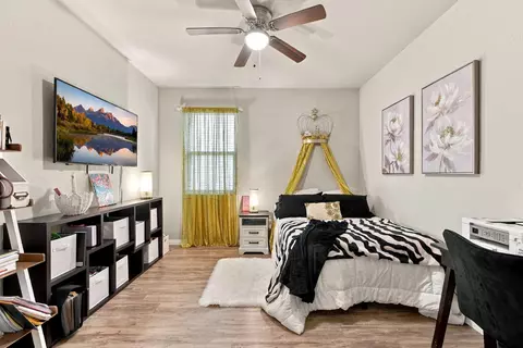 Bedroom - 11371 Dawn Beach Ln, Conroe, TX 77304 photo 3 of 8