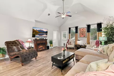 Living - 11371 Dawn Beach Ln, Conroe, TX 77304 photo 3 of 3