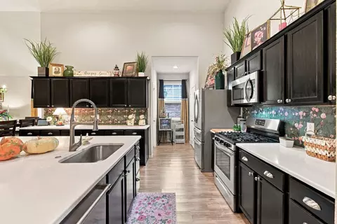 Kitchen - 11371 Dawn Beach Ln, Conroe, TX 77304 photo 3 of 3