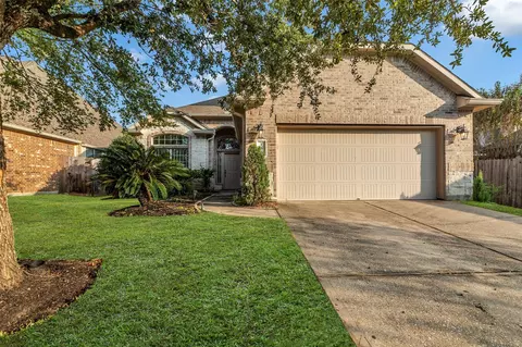 155 Magnolia Grove Ln, Conroe, TX 77384