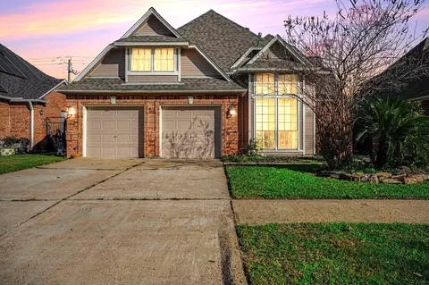 1321 Garden Ct, Deer Park, TX 77536
