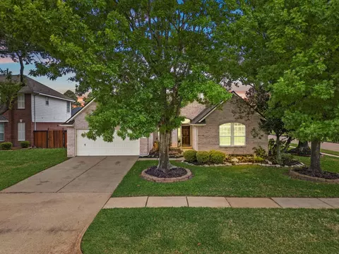 15834 Red Hill Trl, Houston, TX 77095