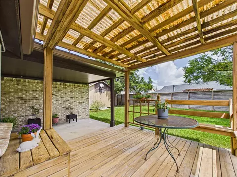 Exterior - 3919 Sandlehurst Dr, Pasadena, TX 77504 photo 9 of 13
