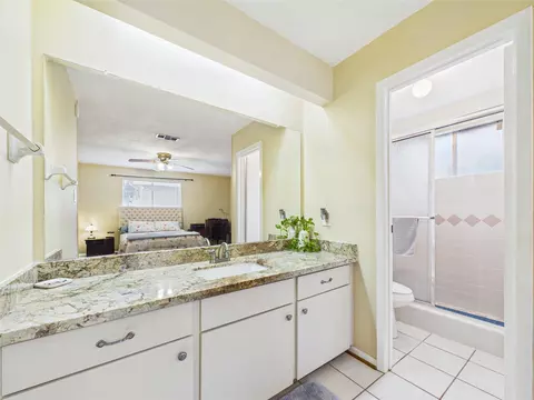 Bath - 3919 Sandlehurst Dr, Pasadena, TX 77504 photo 1 of 4