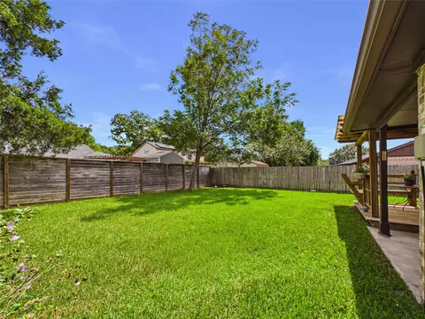 Exterior - 3919 Sandlehurst Dr, Pasadena, TX 77504 photo 12 of 13