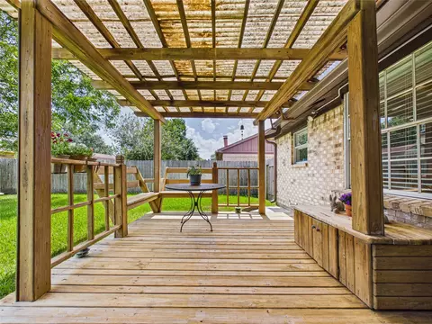 Exterior - 3919 Sandlehurst Dr, Pasadena, TX 77504 photo 8 of 13