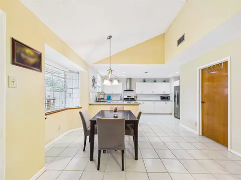 Dining - 3919 Sandlehurst Dr, Pasadena, TX 77504 photo 4 of 4
