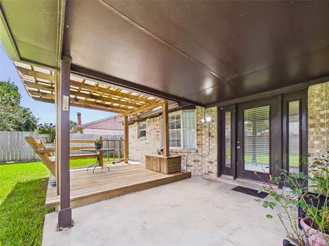 Exterior - 3919 Sandlehurst Dr, Pasadena, TX 77504 photo 7 of 13