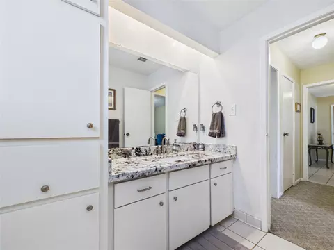 Bath - 3919 Sandlehurst Dr, Pasadena, TX 77504 photo 4 of 4