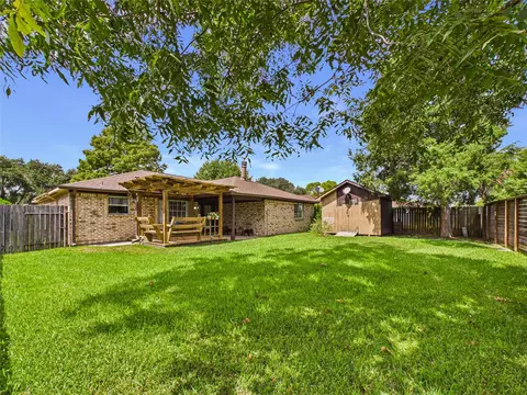 Exterior - 3919 Sandlehurst Dr, Pasadena, TX 77504 photo 10 of 13