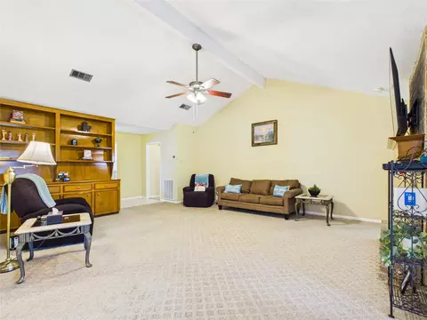 Living - 3919 Sandlehurst Dr, Pasadena, TX 77504 photo 2 of 4