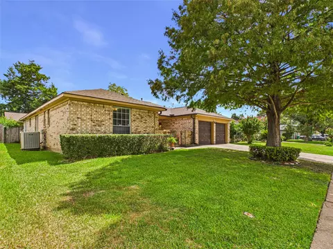 Exterior - 3919 Sandlehurst Dr, Pasadena, TX 77504 photo 2 of 13