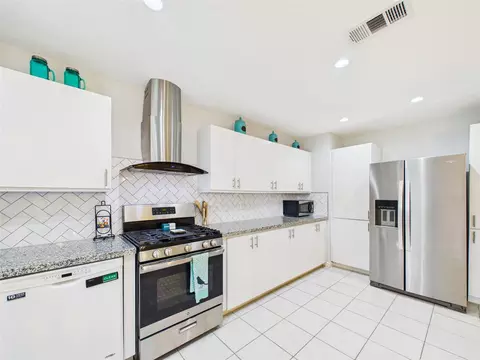 Kitchen - 3919 Sandlehurst Dr, Pasadena, TX 77504 photo 1 of 5