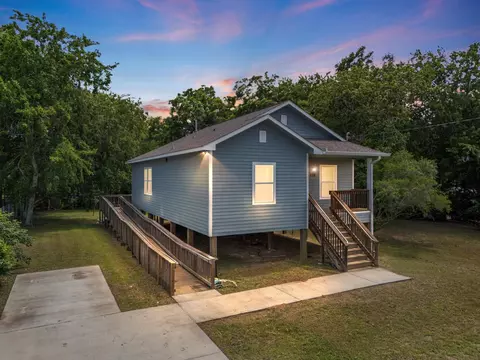 118 W Dahlgreen, Wharton, TX 77488