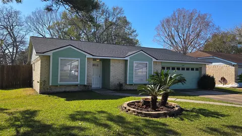 6125 Brookdale Dr, League City, TX 77573