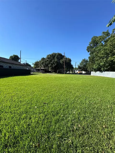 1458 E 33rd St, Houston, TX 77022