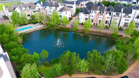 2029 Fannin N, Houston, TX 77045