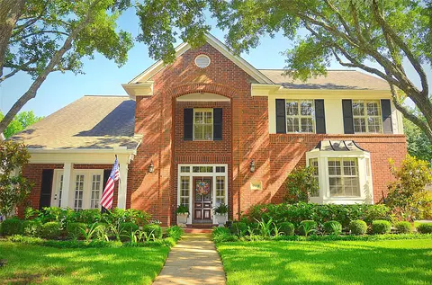 7110 Trailbrook Dr, Sugar Land, TX 77479