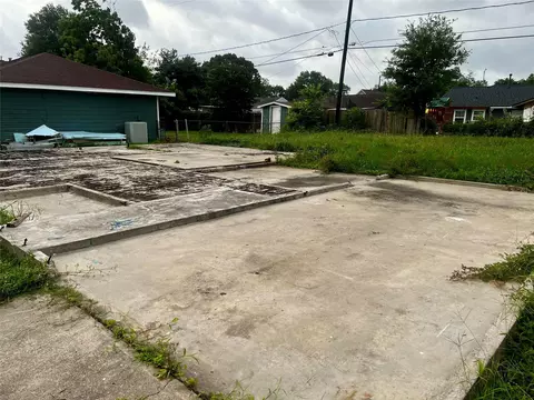 3304 Bond St, Pasadena, TX 77503