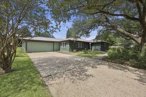 2140 Live Oak Rd, Orange, TX 77630