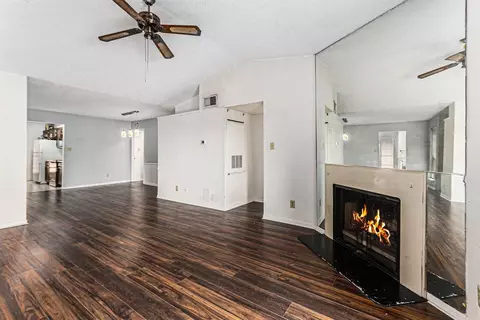 2121 Hepburn St #918, Houston, TX 77054