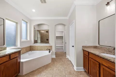 Bath - 20522 Saddleback Chase Ln, Cypress, TX 77433 photo 2 of 5