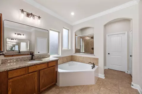 Bath - 20522 Saddleback Chase Ln, Cypress, TX 77433 photo 3 of 5
