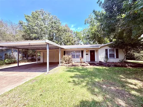 1504 E Fayle St, Baytown, TX 77520