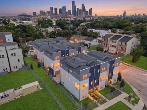 1804 Elysian St, Houston, TX 77026