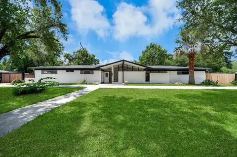 217 Burnett Dr, Baytown, TX 77520