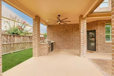Exterior - 25107 Hogan Bridge Dr, Spring, TX 77389 photo 4 of 6