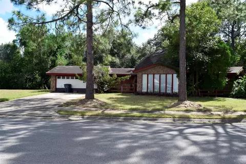 2104 Hedgerose Ln, Bay City, TX 77414