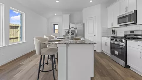 Kitchen - 3030 Liams Tower Ln, Fulshear, TX 77441 photo 3 of 5