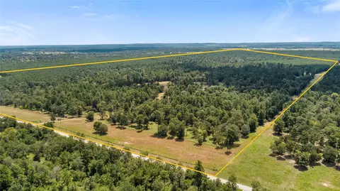 235 Flynt Rd, Huntsville, TX 77320