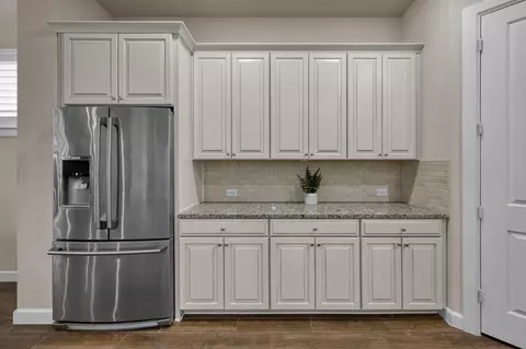 Kitchen - 269 Trillium Park Loop, Conroe, TX 77304 photo 3 of 5