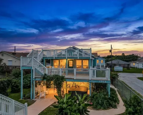 1703 Biovu Dr, Galveston, TX 77551