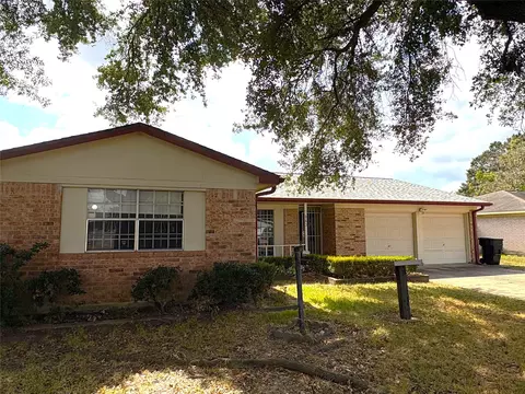 943 W Nelda Rd, Houston, TX 77088