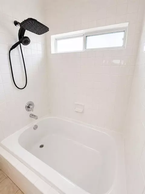 Bath - 1608 Grable Cove Ln, Spring, TX 77379 photo 4 of 4
