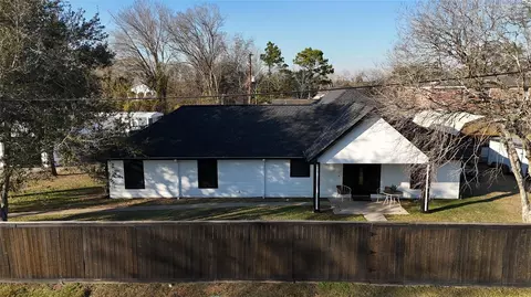 125 Broadmore Dr, Fresno, TX 77545