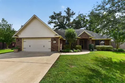 105 Blue Jay Dr, Richwood, TX 77566