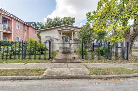 3012 Garrow St, Houston, TX 77003