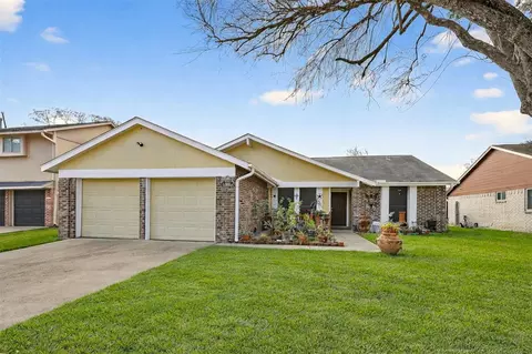 10111 Hibernia Dr, Houston, TX 77088