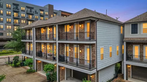 922 W 20th St #A, Houston, TX 77008