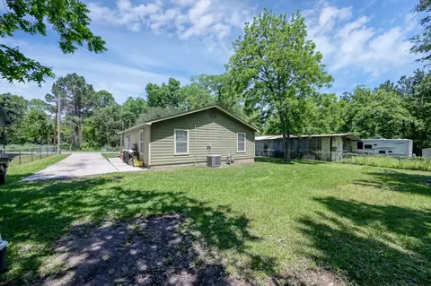 Exterior - 805 Webb St, Conroe, TX 77301 photo 3 of 4