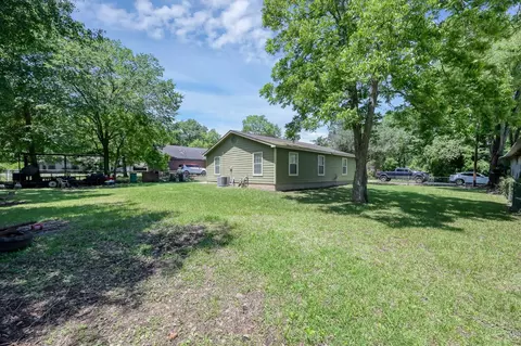 Exterior - 805 Webb St, Conroe, TX 77301 photo 2 of 4