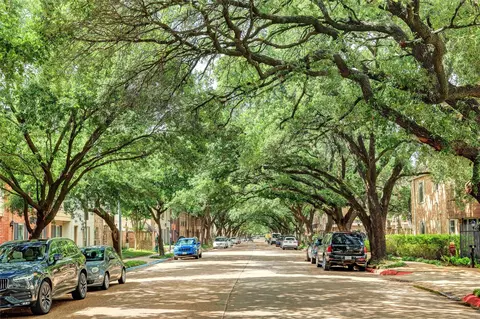 444 N Post Oak Ln, Houston, TX 77024