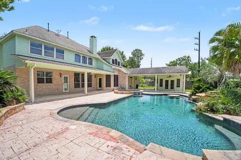 17303 Village Breeze Dr, Tomball, TX 77377