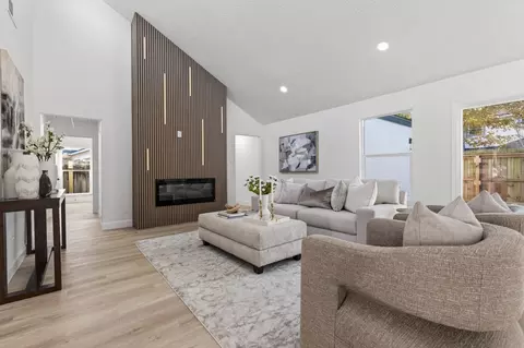 6207 Rollingbrook Dr, Houston, TX 77096